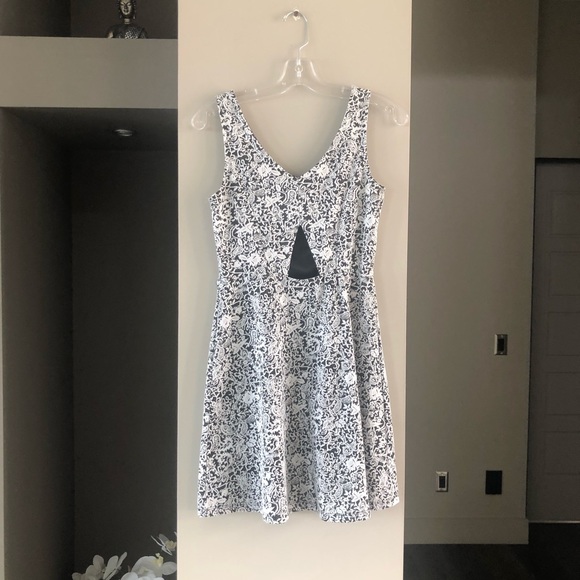 Cut out Mini Dress - Picture 4 of 6